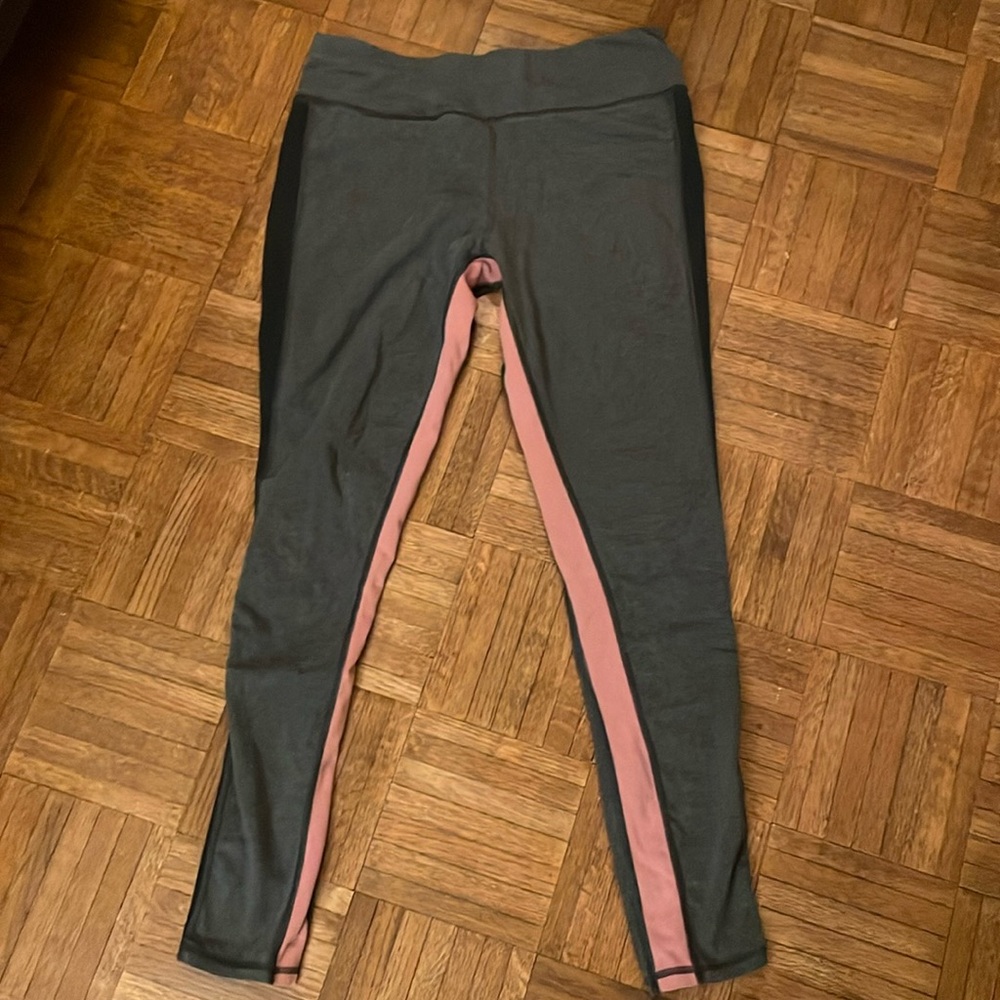 Pact leggings size L